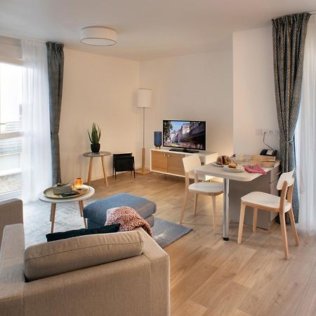 Aparthotel Domitys L'Oustaou à Saint-Martin-de-Crau Extérieur photo