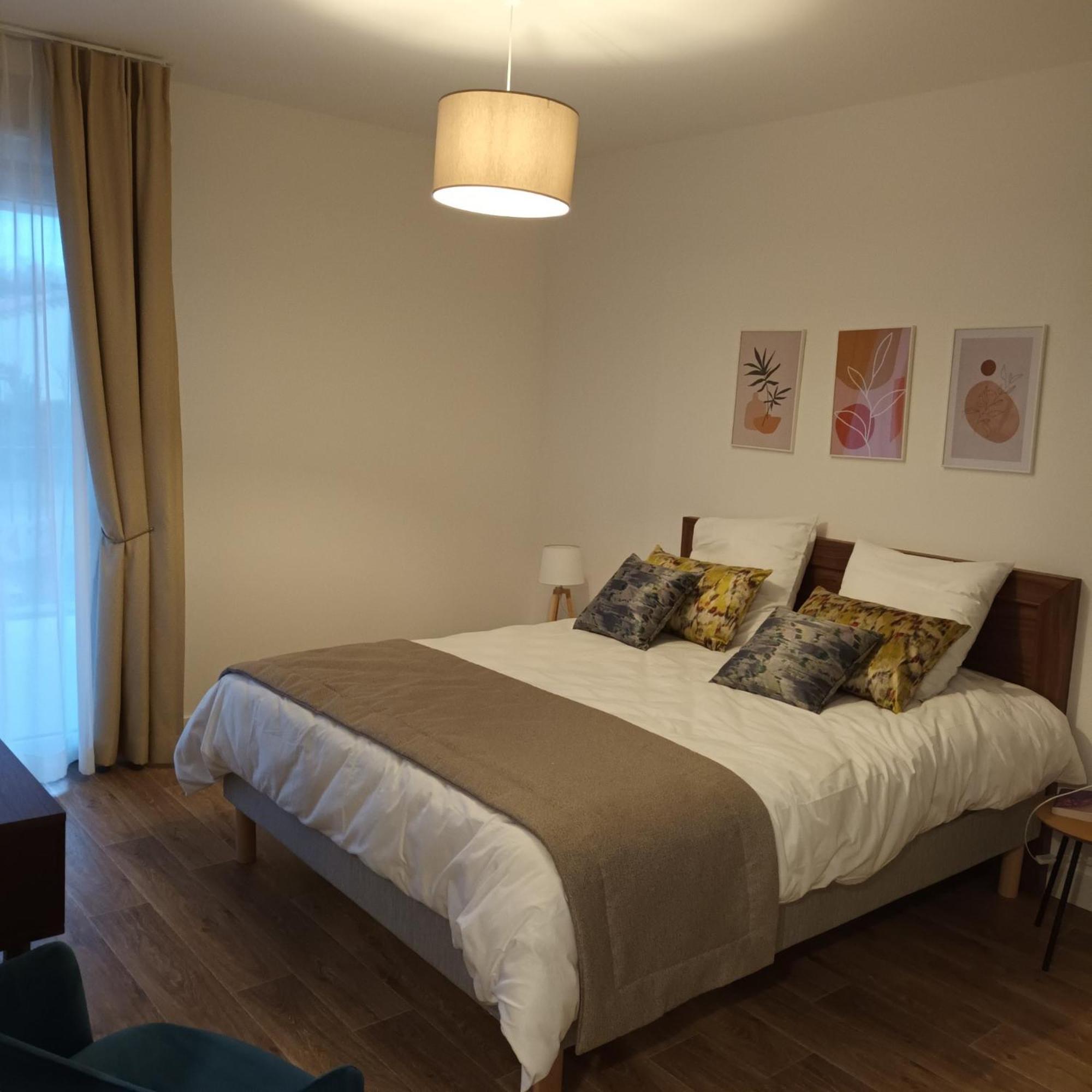 Aparthotel Domitys L'Oustaou à Saint-Martin-de-Crau Extérieur photo